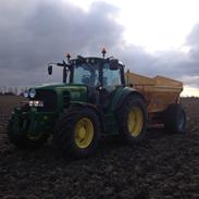 John Deere 6930