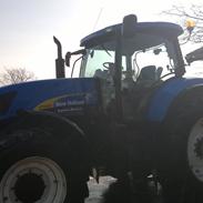 New Holland T7030