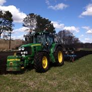 John Deere 6930