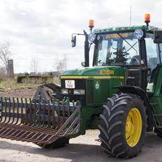 John Deere 6610