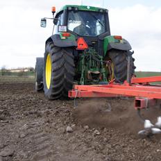 John Deere 6610