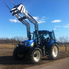New Holland ts135a