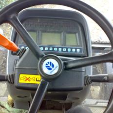 New Holland 8560