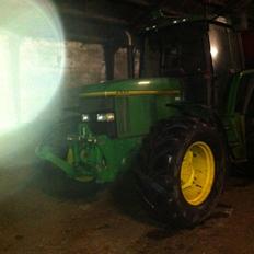 John Deere 6900