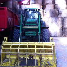 John Deere 6630