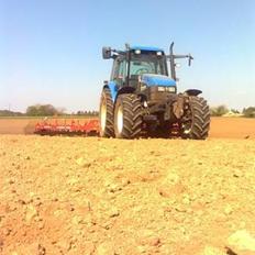 New Holland TS115