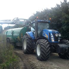 New Holland T8040