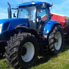 New Holland t 7050