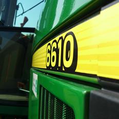 John Deere 6610