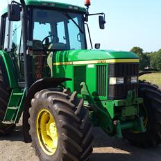 John Deere 6610