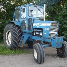 Ford 8600