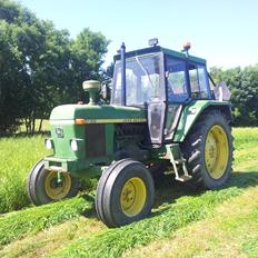 John Deere 3130
