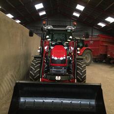 Massey Ferguson 5610 dyna 4
