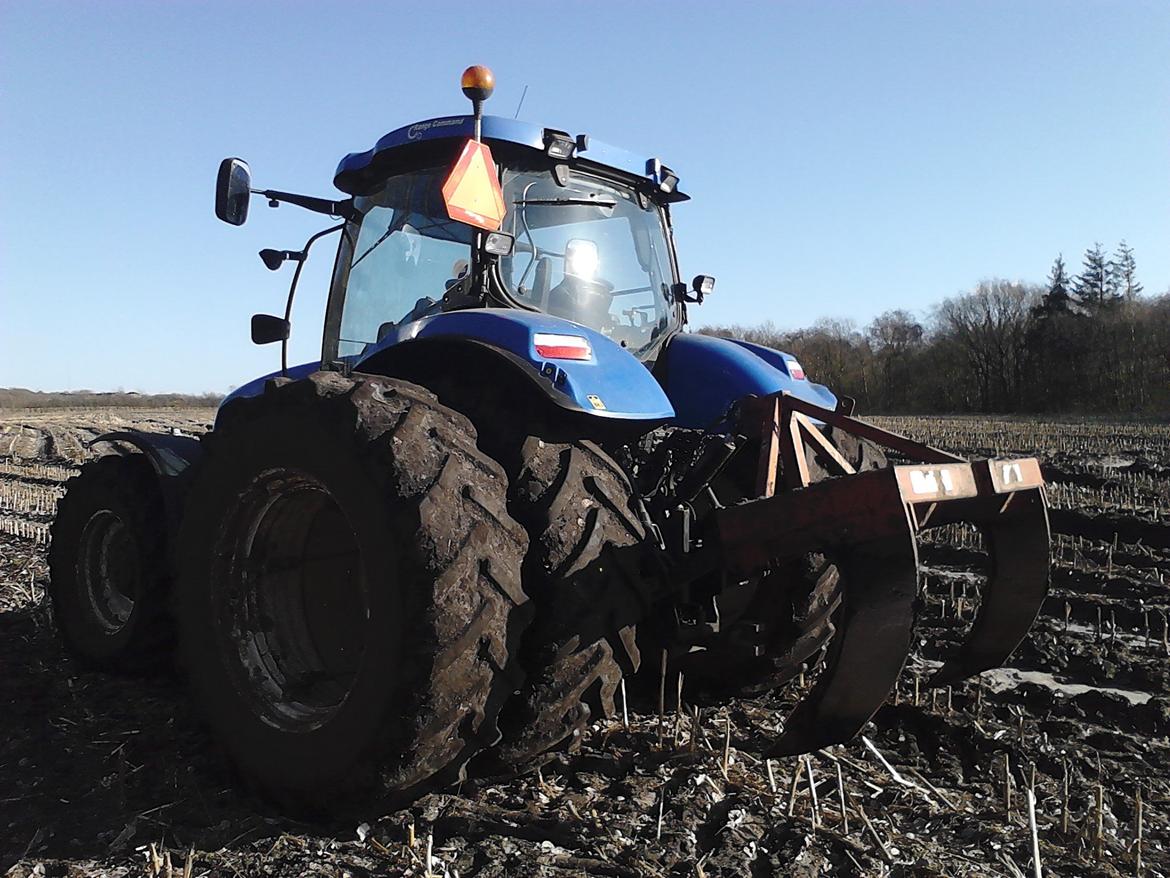 New Holland T6080 RC - Ude at grubbe i 70cm dybde! :) billede 9