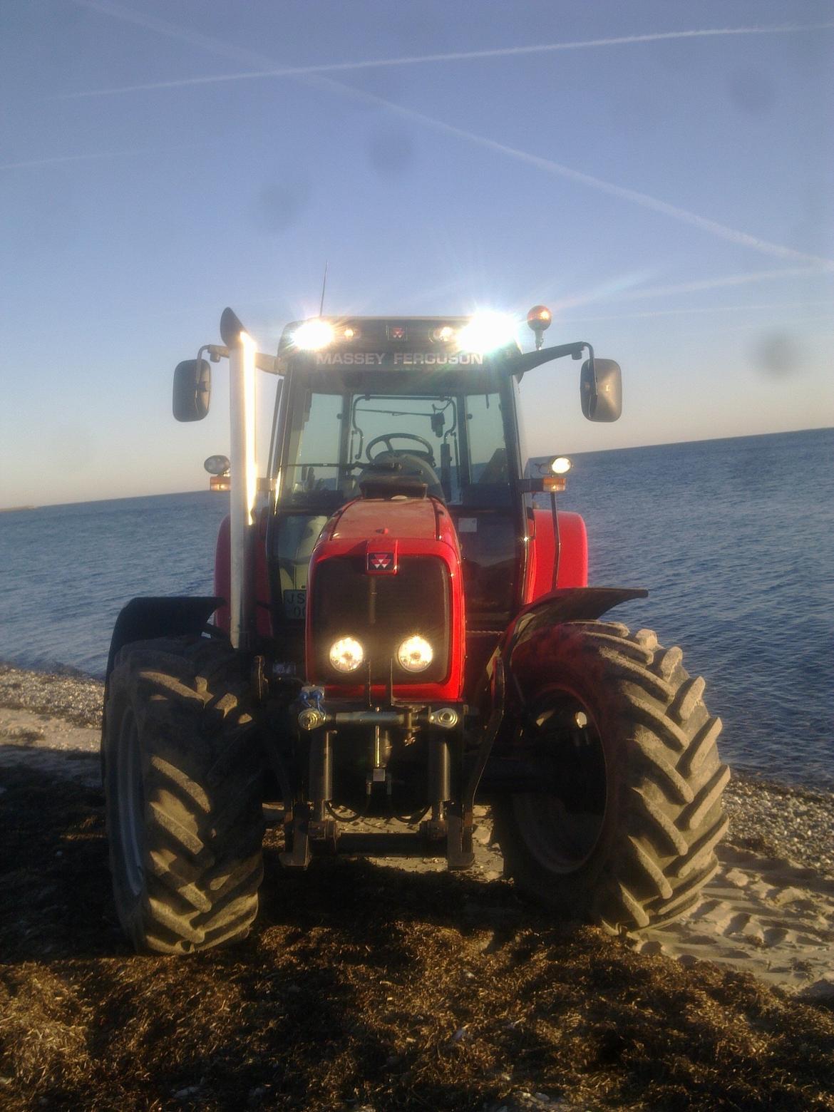 Massey Ferguson 6465 Dyna 6 - der er godt lys på nu. billede 12