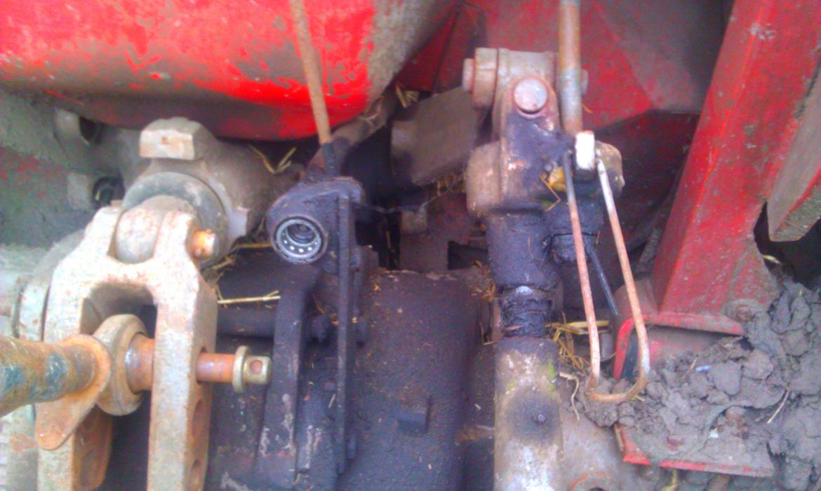 Massey Ferguson 265 - Olieudtaget til tip :) billede 7