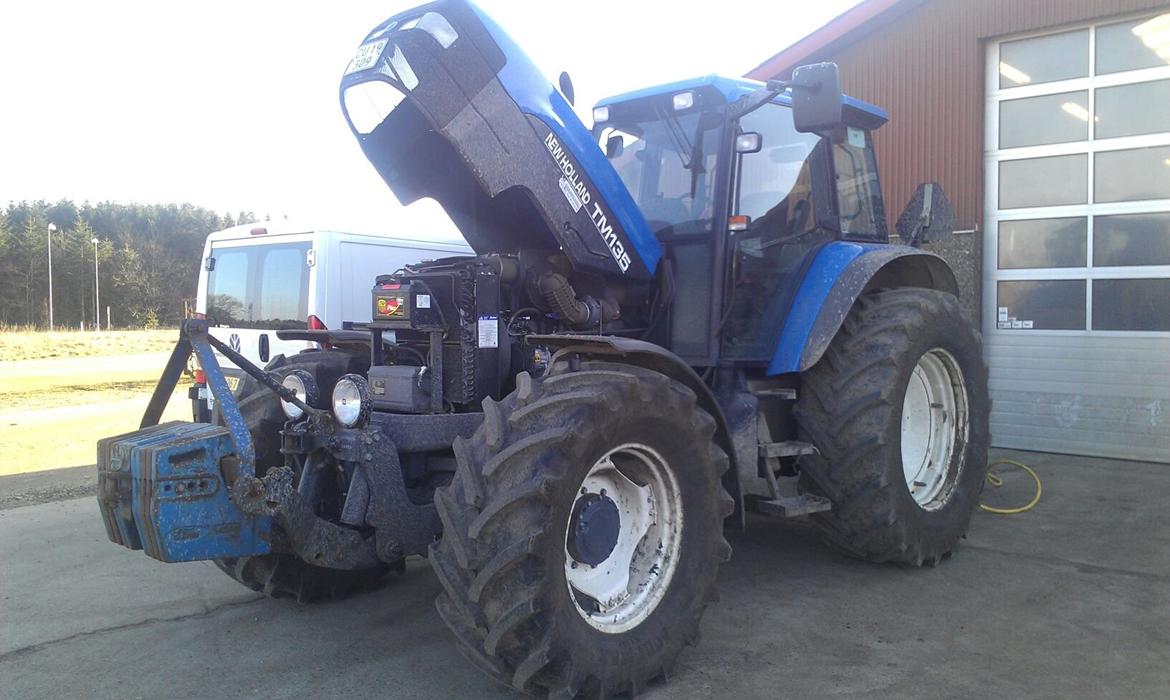 New Holland TM 135 - å æ bænk ved brande maskincenter, smed 200hk :) billede 20