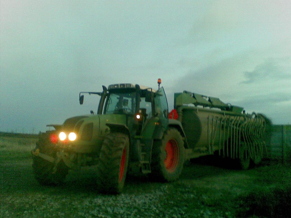 Fendt 926 Favorit Vario - Der bliver flyttet meget gylle, om vinteren.:) billede 3