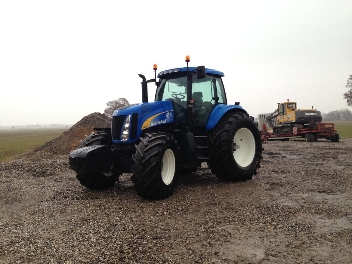 New Holland TG 285 - 1 stk. Nyvasket New Holland TG 285. billede 1