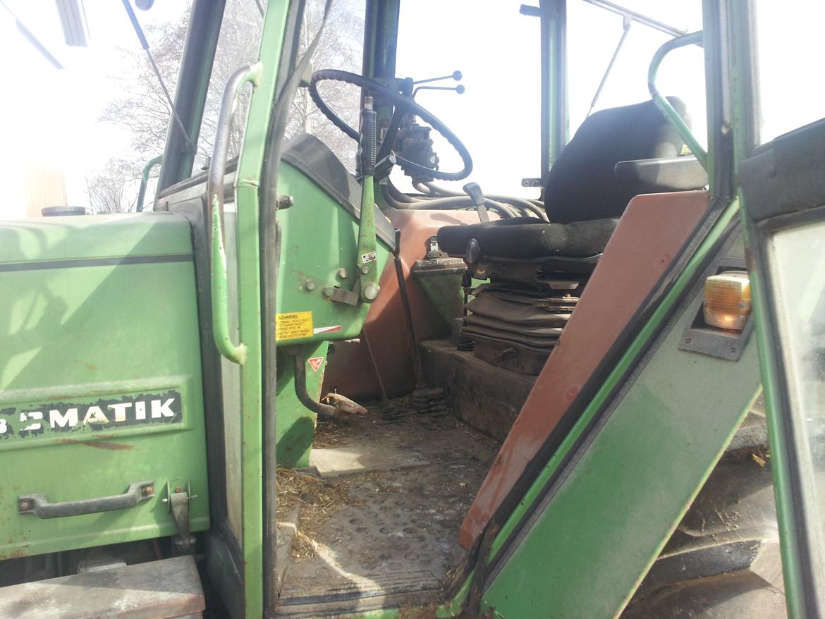 Fendt 308 - Man kan jo tydelig se den går som fodertraktor hvad kabinen andgår billede 3