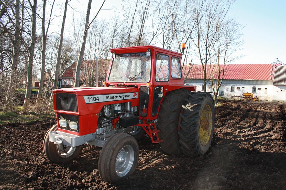 Massey Ferguson 1104 billede 1