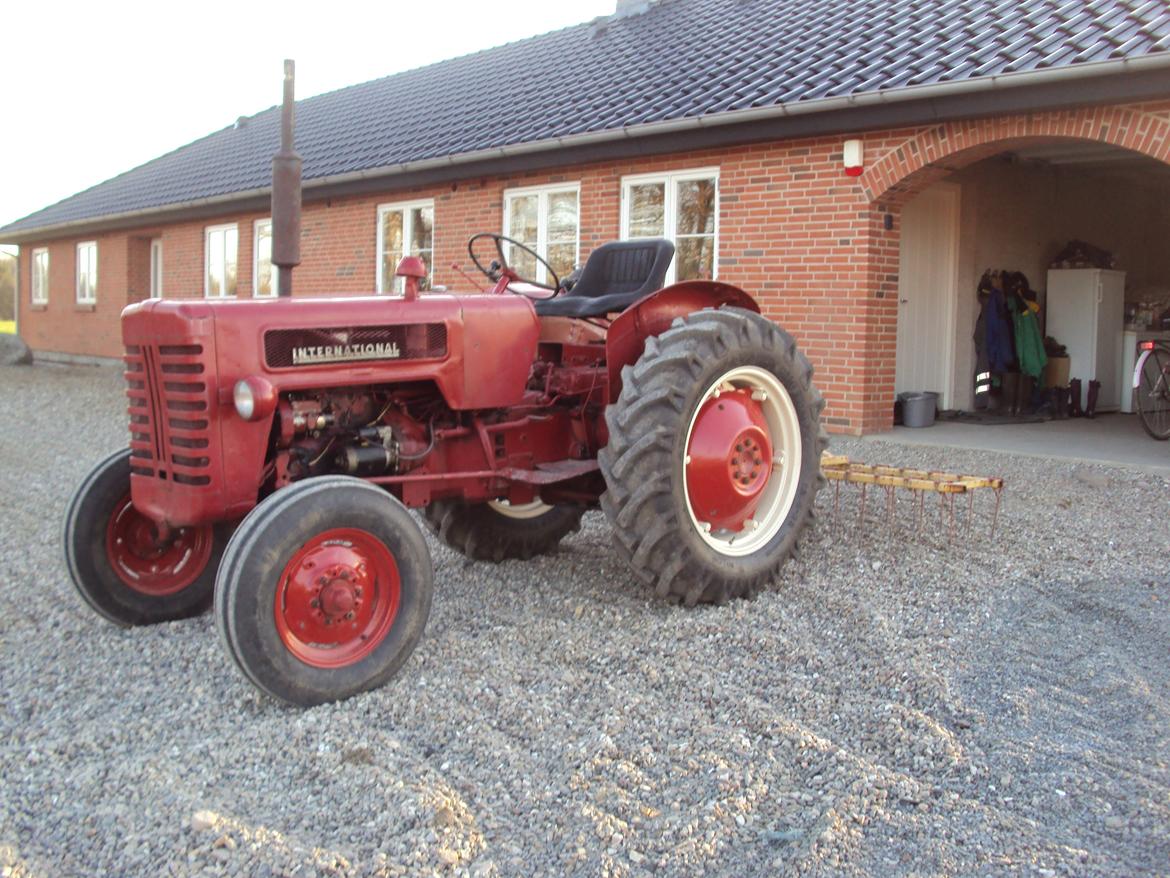 International Harvester B-275 (SOLGT) - Så lige to billeder af den aktiv :)  billede 8