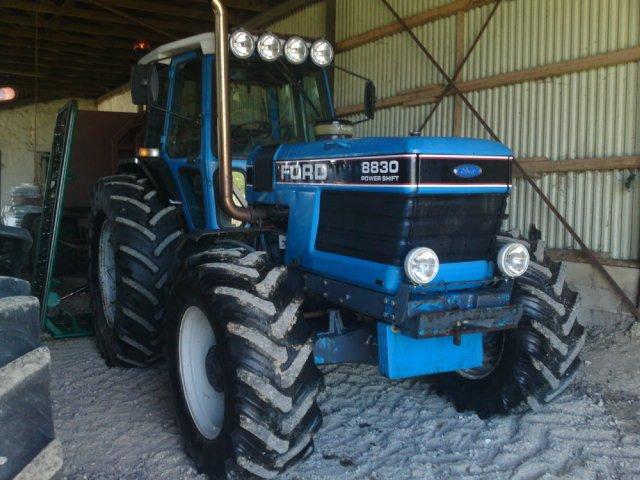 Ford 8830 billede 1