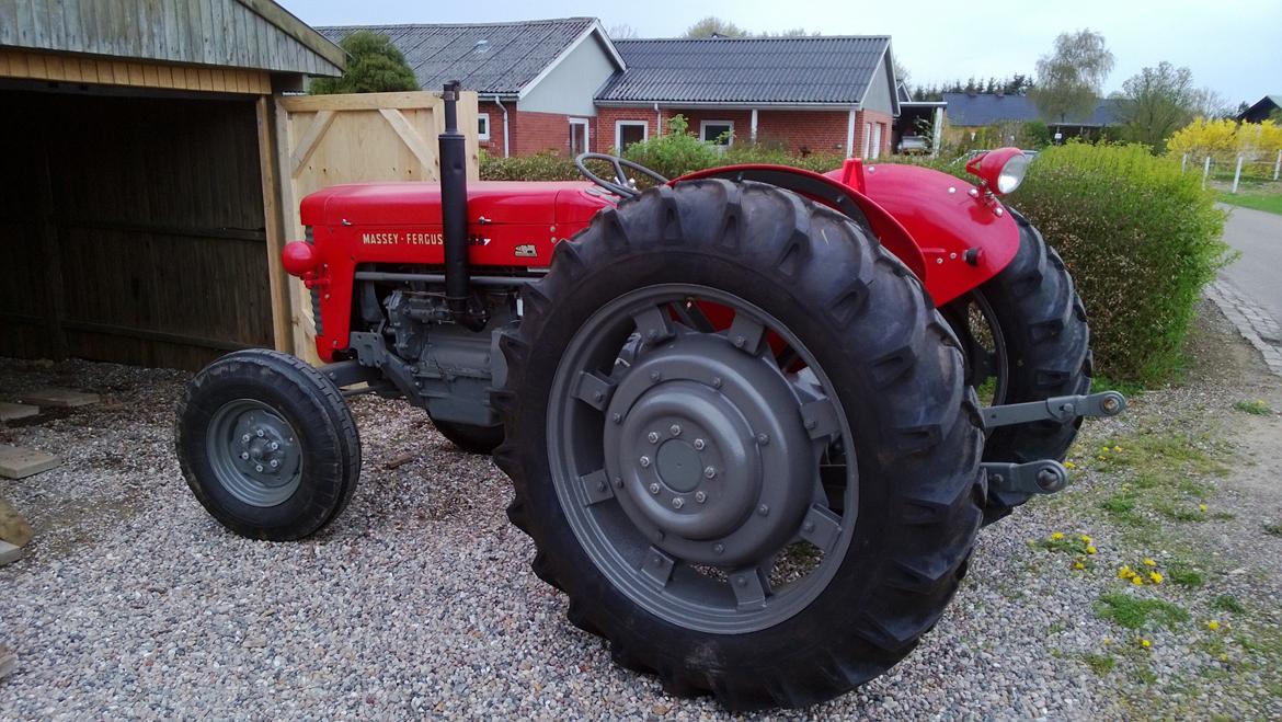 Massey Ferguson 65 mrk 2 - nyt billede. nymalet fælge med nye dæk.  billede 17