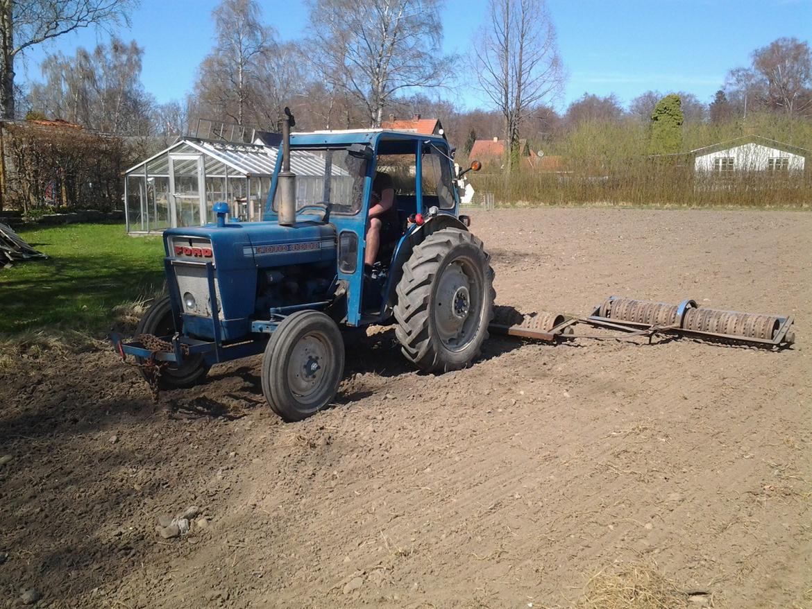Ford 3000 Midtsjællands efterskole - Så bliver der tromlet. billede 8