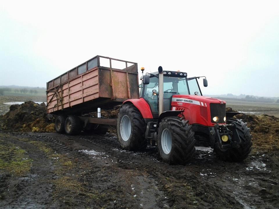 Massey Ferguson 7495 Dyna VT - Kørte lidt møg her i vinters med blankrøret :) billede 20