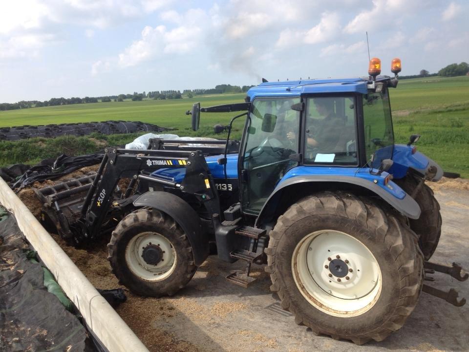New Holland TM 135 SS (Solgt)  - Med to rotorblink :P Ser lidt godt ud, synes jeg da ;) billede 16