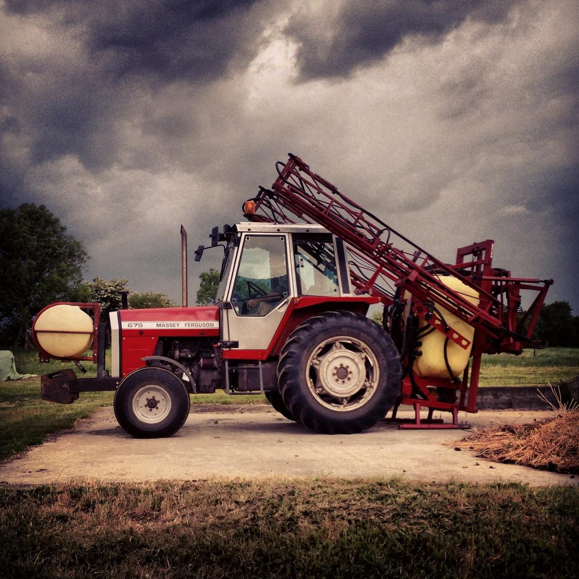 Massey Ferguson 675 - Klar til spøjtesæsonen billede 23