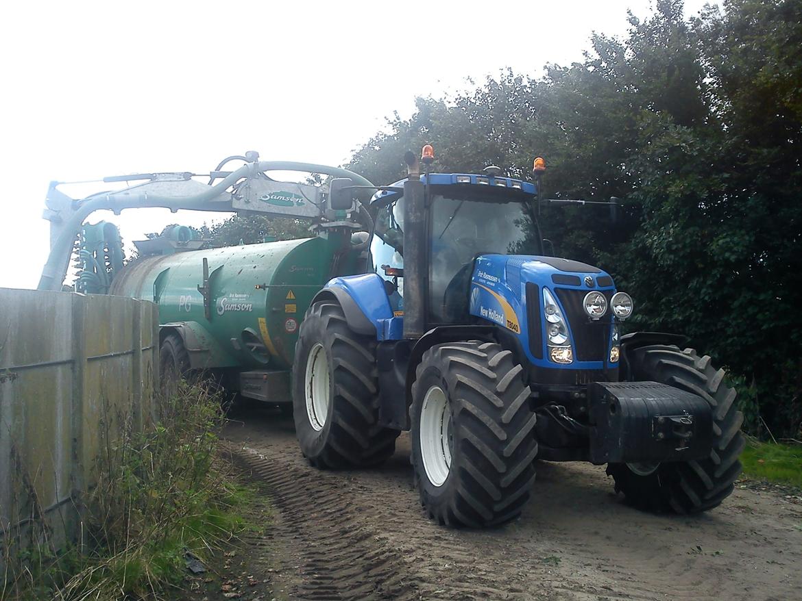 New Holland T8040 billede 1