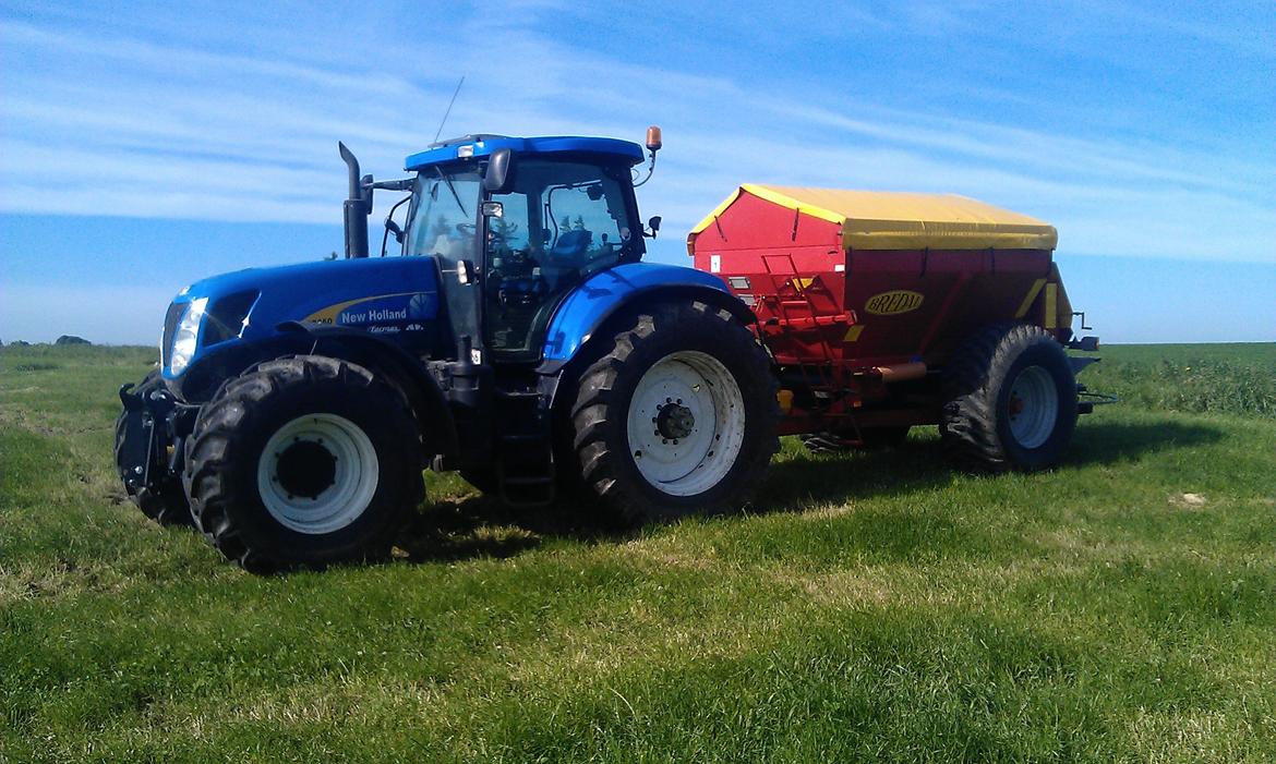 New Holland t 7050 - taget den 18-06-2013 billede 2