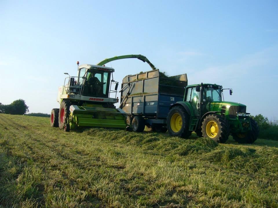 John Deere 6930 Premium - Græssnitning maj 2013 billede 6