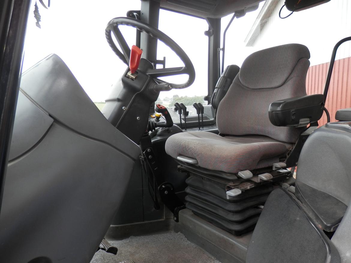 New Holland TM 135 SS (Solgt)  billede 24