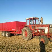 International Harvester 966