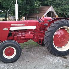 International Harvester 624
