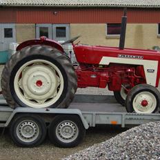 International Harvester 434