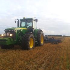 John Deere 8520
