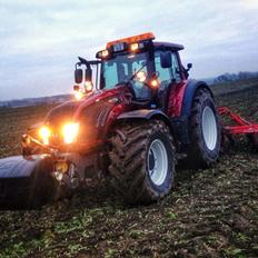 Valtra T 213 Versu