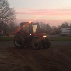 Case IH 685 XL