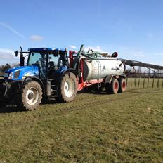 New Holland TS135A