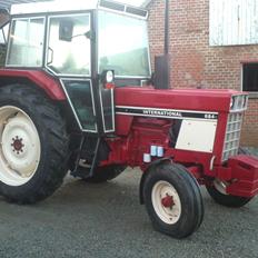 International Harvester 684