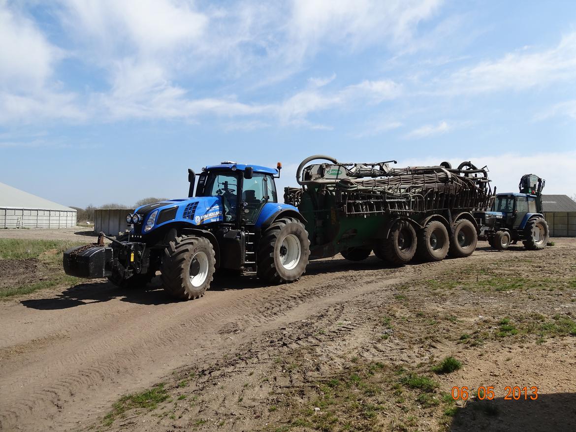 New Holland T8.390 - Så rykker vi videre til næste kunde billede 41