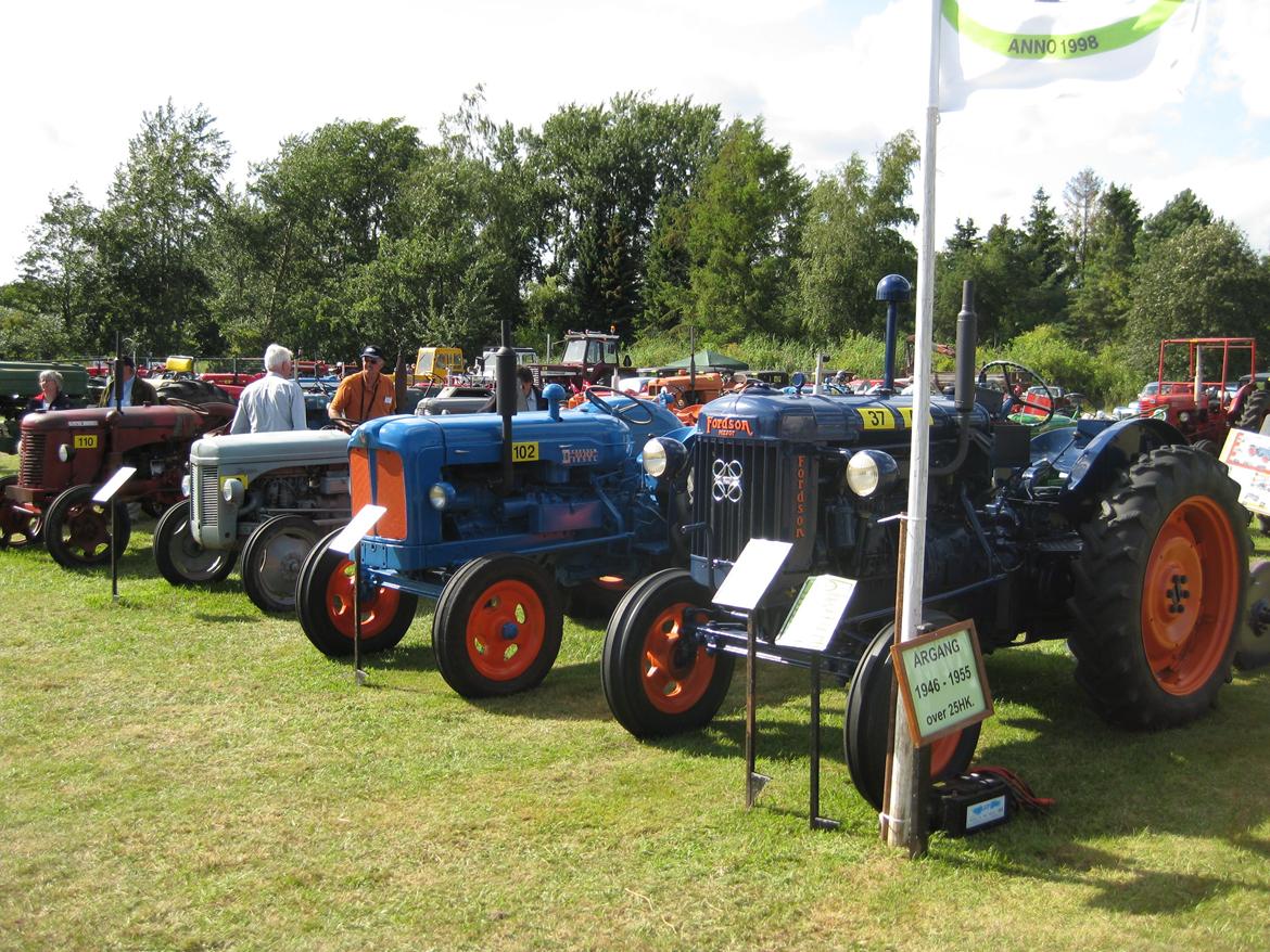 Fordson MAJOR  E1ADDN - Veterantræf på Lupintorvet 2009 (Marielyst) billede 21