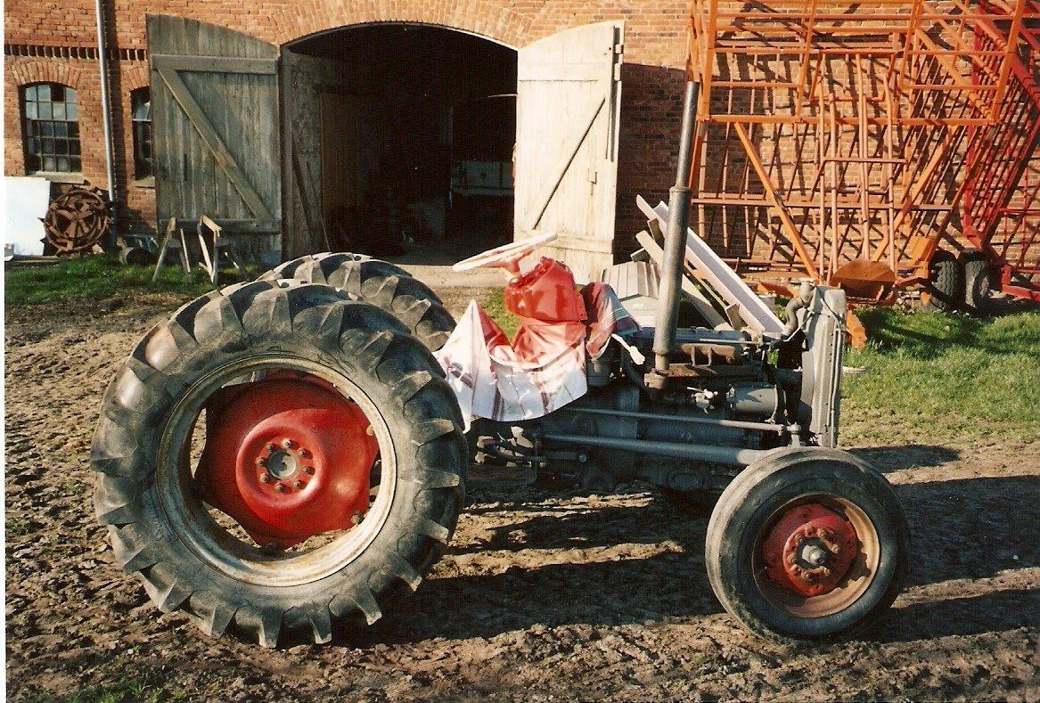 Massey Ferguson 135 Benzin - Klar til en gang ny lak! billede 2