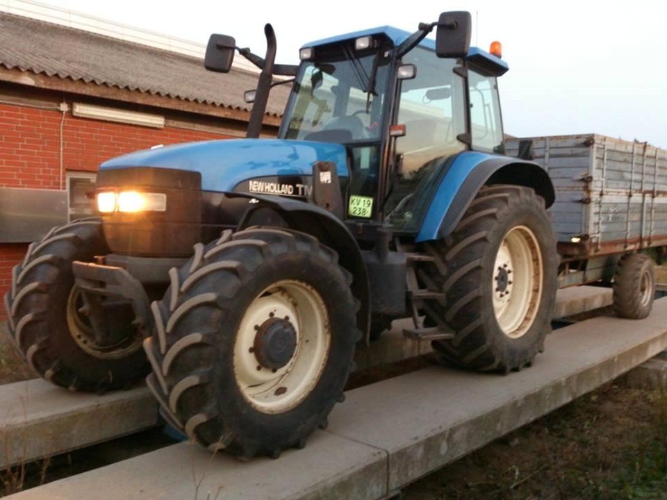 New Holland TM 135 SS (Solgt)  - På kornvægten. Den er dælme dejlig uden læsser! billede 6