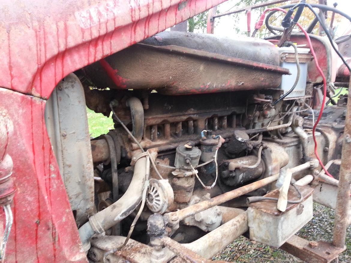 Massey Ferguson 35 - Min mekaniker roder med tændingen.. billede 7