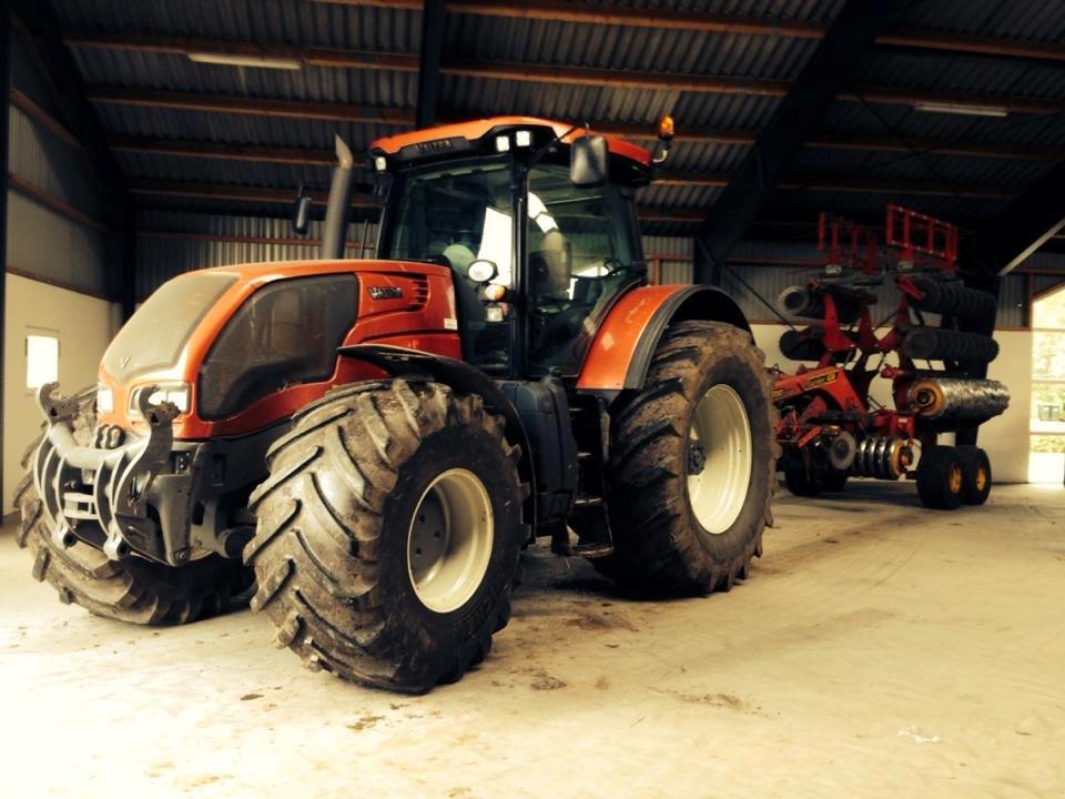 Valtra S322 - Fyraften! :D billede 4